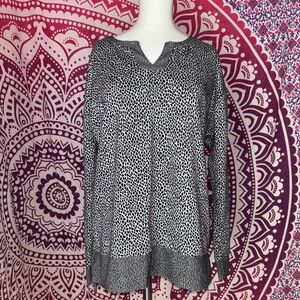 Liz Claiborne Leopard Print Crew V Neck Long Sleeve Sweater Women’s Size Medium